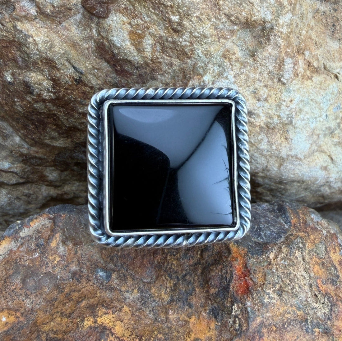 Sterling Silver Onyx Rings: What Makes a Great One and How to Buy Right