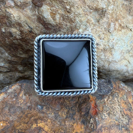 Sterling Silver Onyx Rings: What Makes a Great One and How to Buy Right