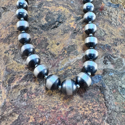 Navajo Pearl Sterling Silver Bench Bead Necklace – 16"