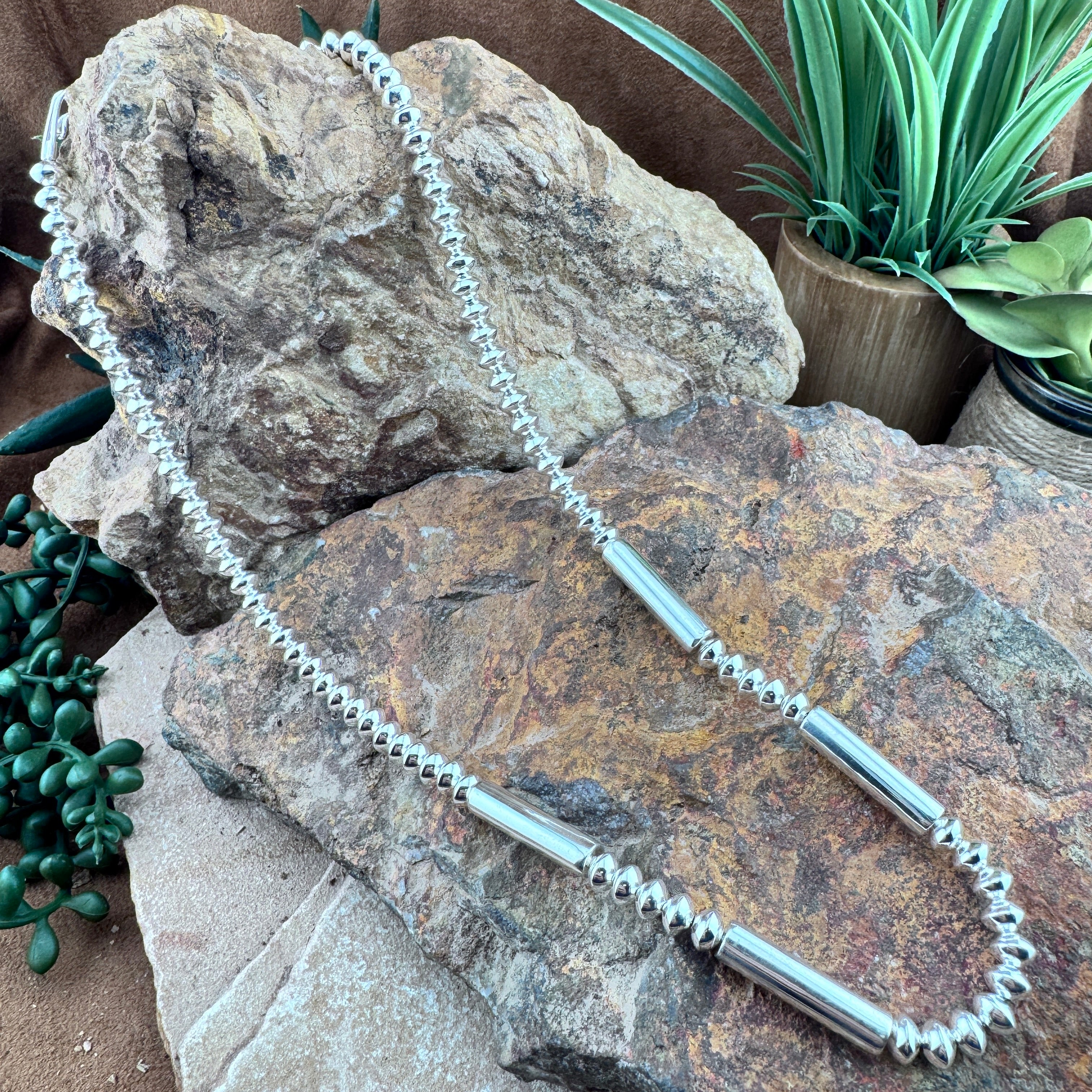 Leonard Nez – Black Arrow Native American Jewelry & Art