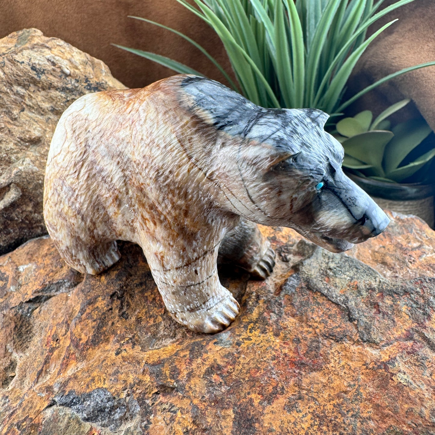 Hand Carved Zuni Fetish Bear by Herb Him