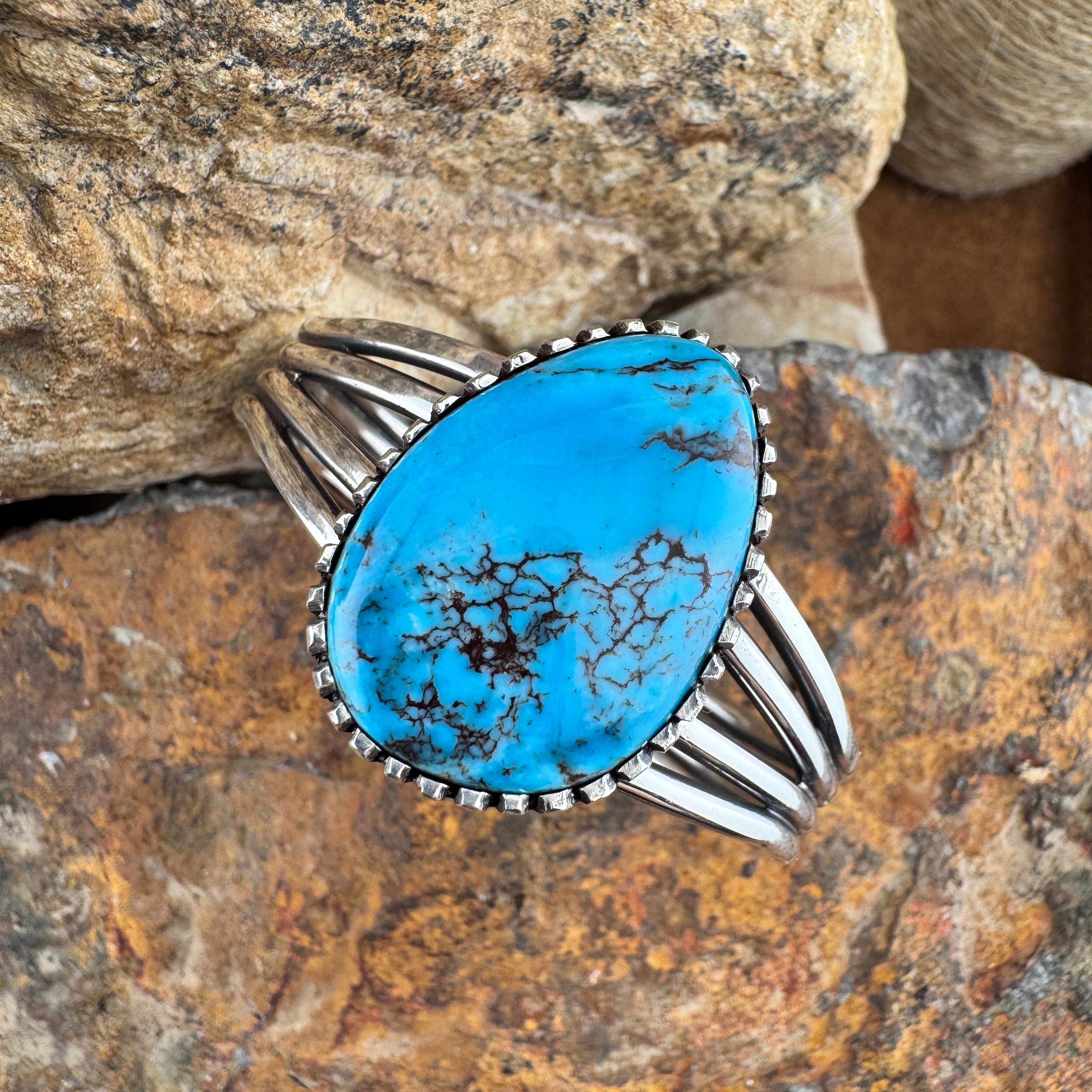 Leonard Nez – Black Arrow Native American Jewelry & Art