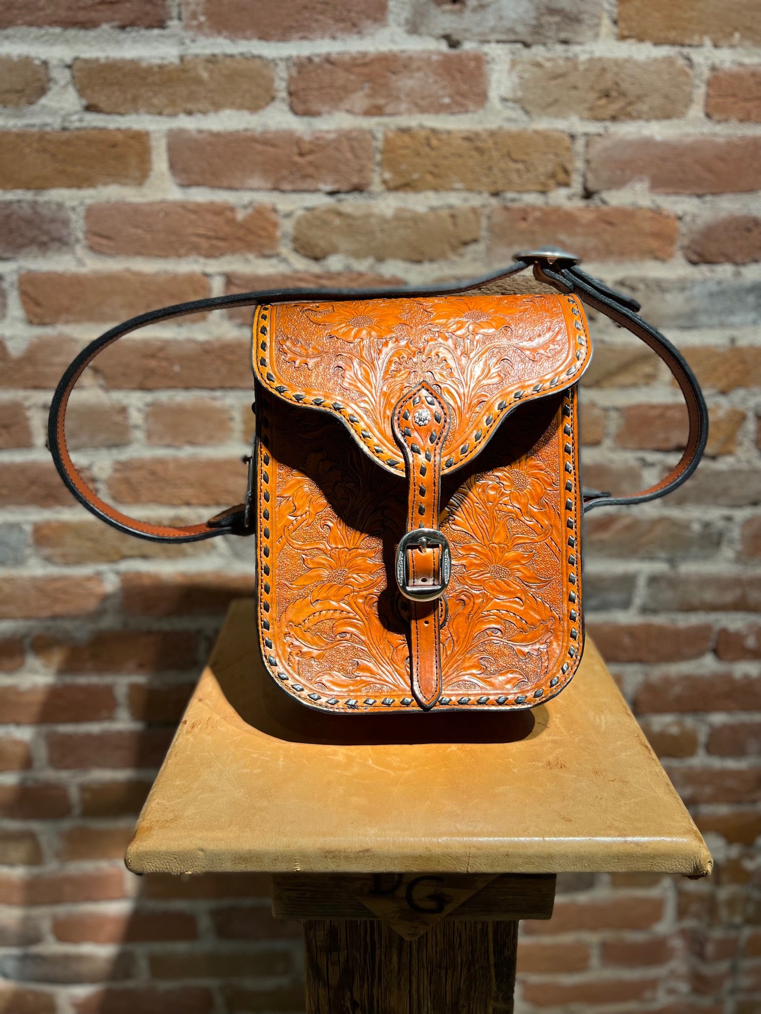 YXBQueen Crossbody Bags for Women Small Leather Saddle Purse and Satchel  Handbags Beige: Handbags: Amazon.com